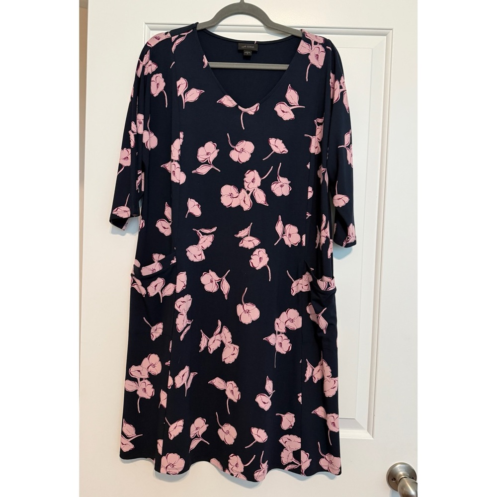 J. Jill Wearever Floral Pink Navy Blue Dress Elbow Length Sleeve pockets Medium